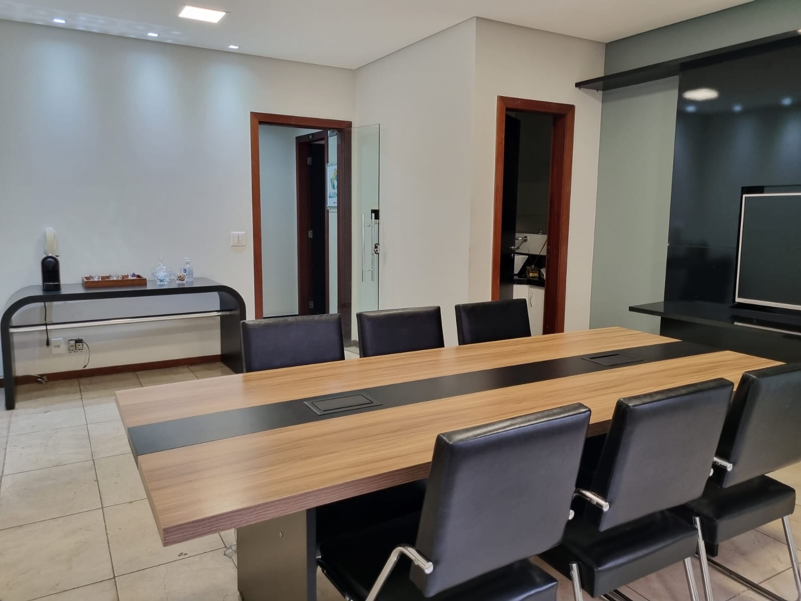 Cruz e Lima - sala de reunião